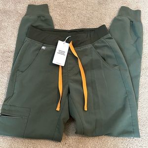NWT Figs scrub joggers bottoms size XXS technical collection